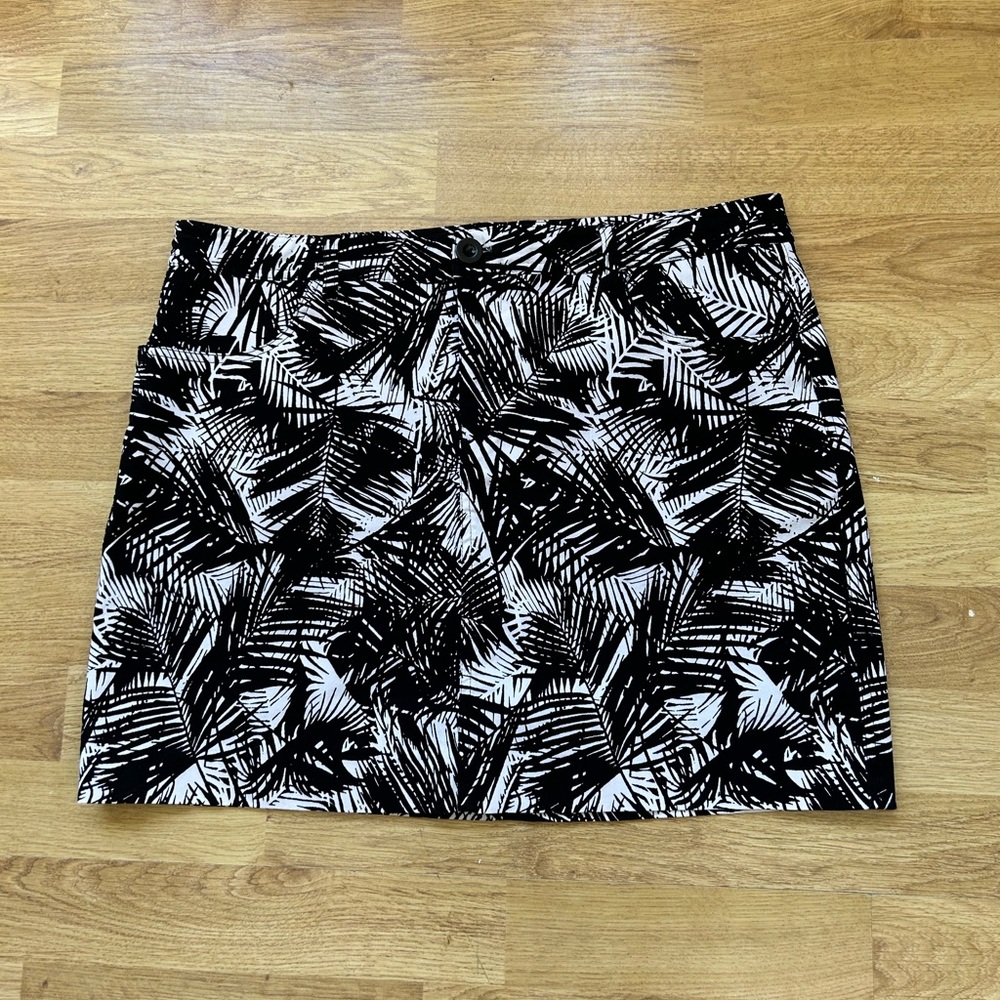 Mario Serrani NWT Womenβs Skort Black and White Palm Print Spring Summer Casual